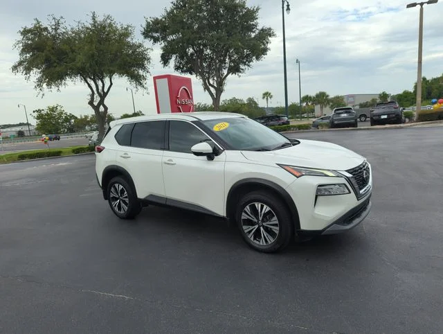 Used 2021 White Nissan SV image 1
