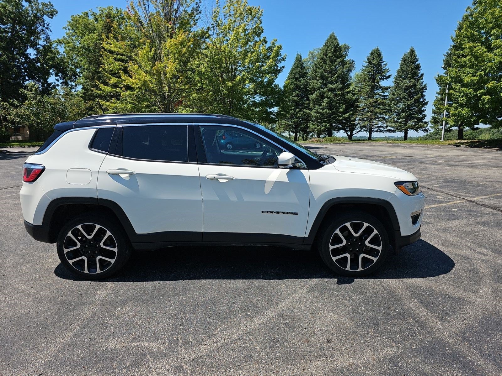 Used 2018 White Clearcoat Jeep Limited image 6