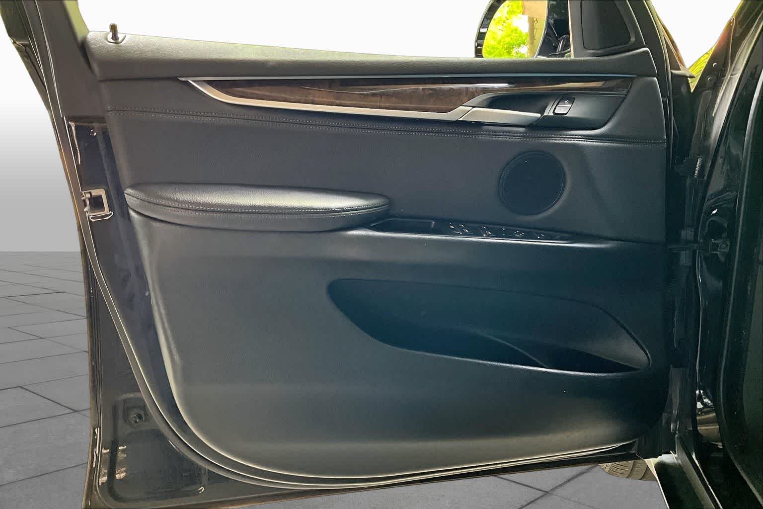 Used 2018 Jet Black BMW sDrive35i image 21
