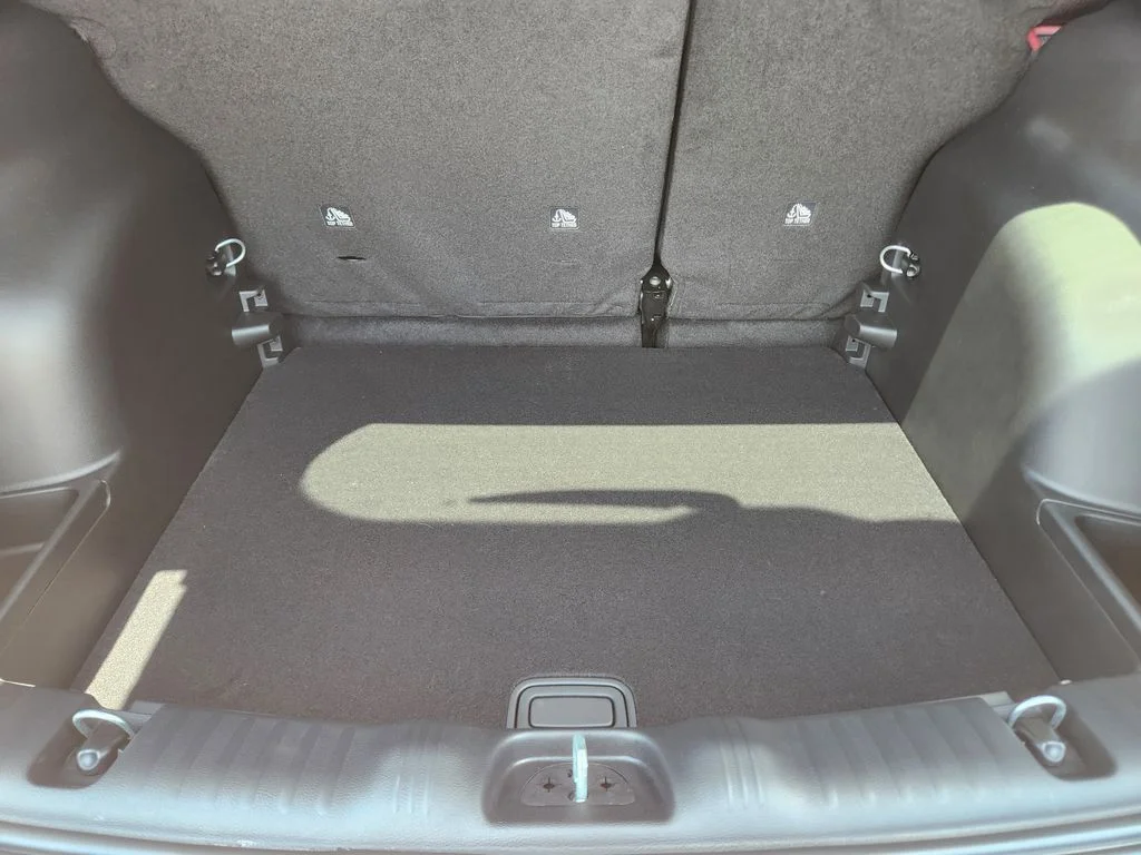 New 2026 Red Hot Pearlcoat Jeep Latitude image 22