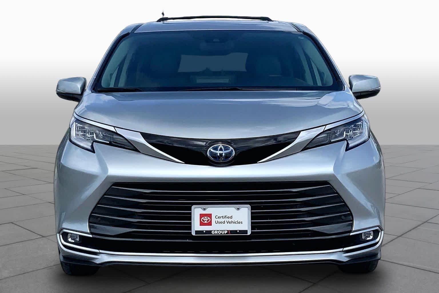 Pre-Owned 2023 Toyota Sienna Limited