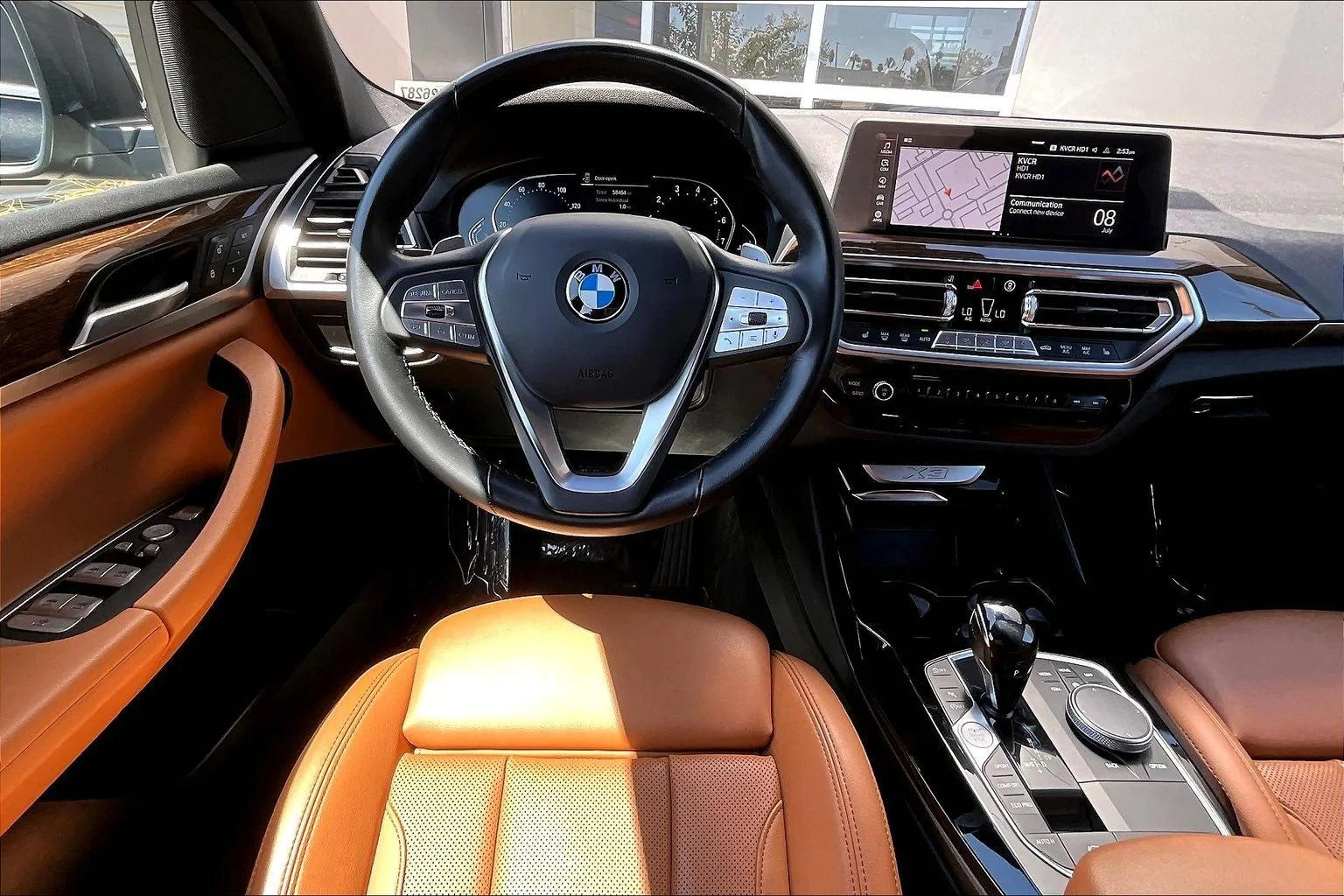Used 2022 Black BMW sDrive30i image 5
