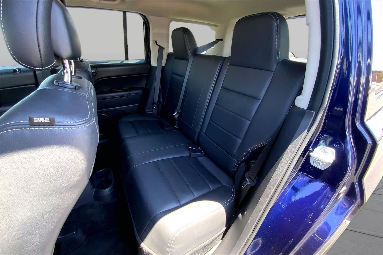 Used 2014 True Blue Pearlcoat Jeep High Altitude image 21