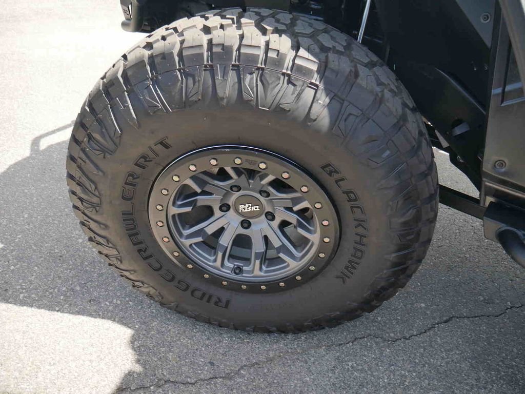Used 2025 Gray Jeep Rubicon image 13