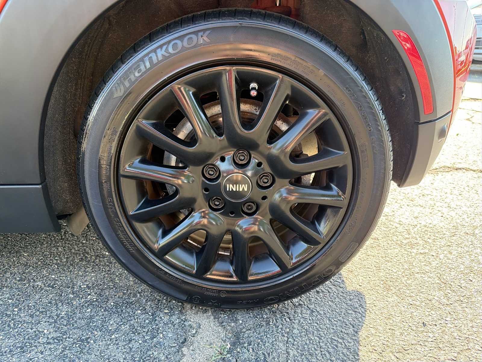 Used 2019 Solaris Orange Metallic MINI Cooper image 17