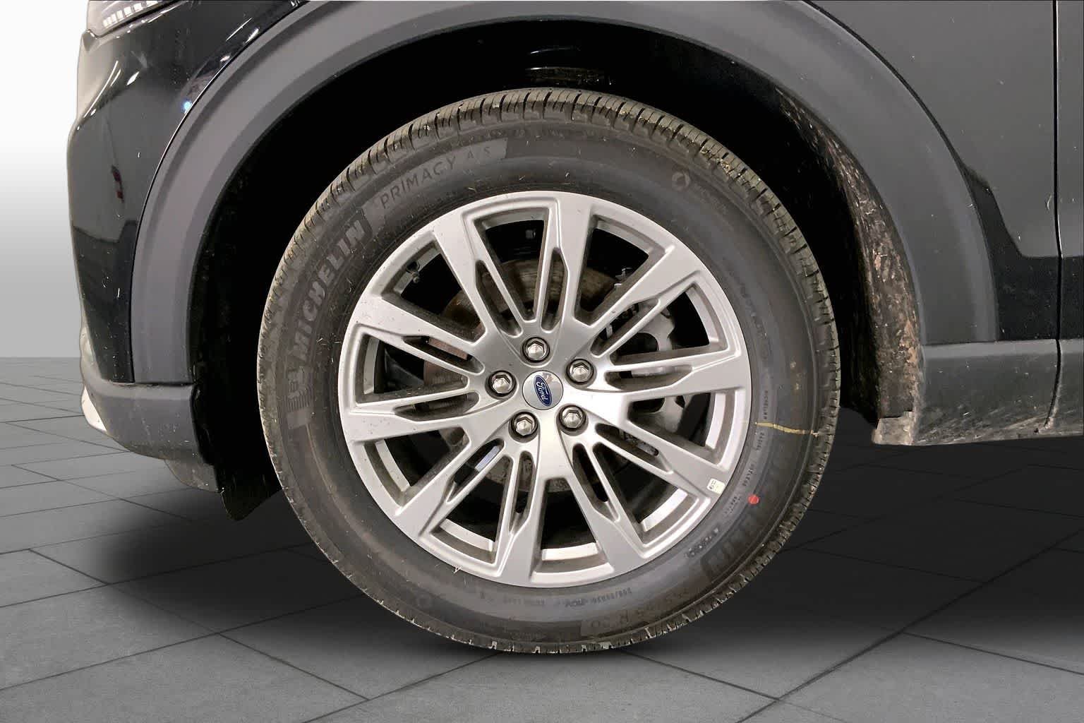 New 2026 Agate Black Metallic Ford Platinum™ image 9