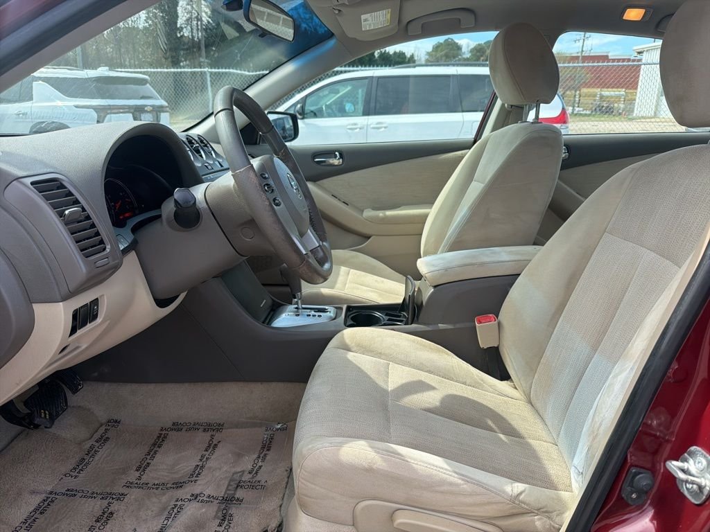 Used 2011 Red Nissan 2.5 S image 14