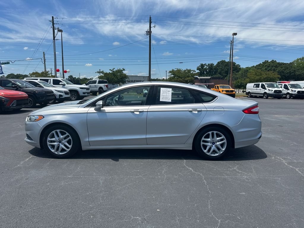 Used 2015 Ingot Silver Ford SE image 4