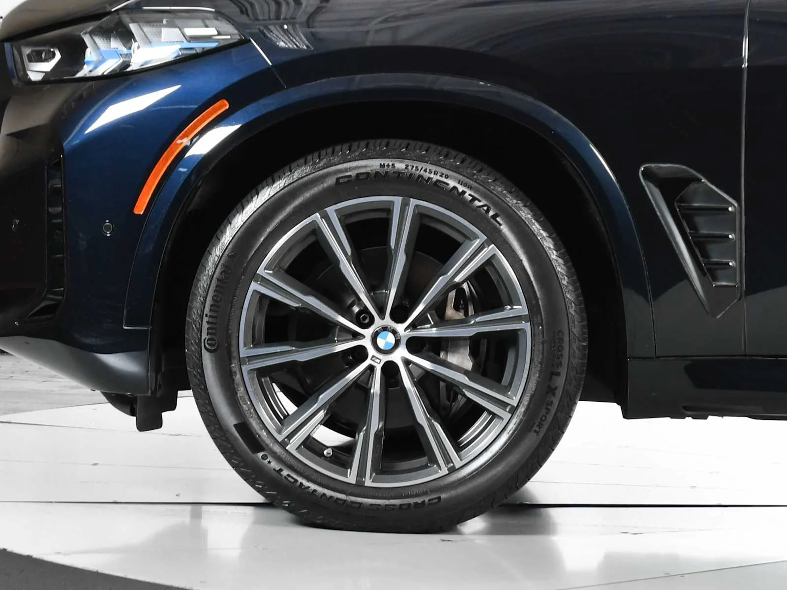Used 2024 Carbon Black Metallic BMW xDrive40i image 11