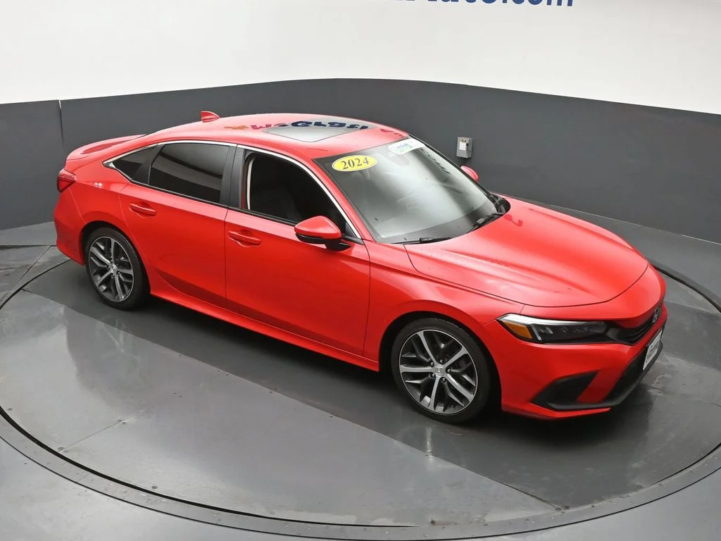 Used 2024 Red Honda Touring image 3