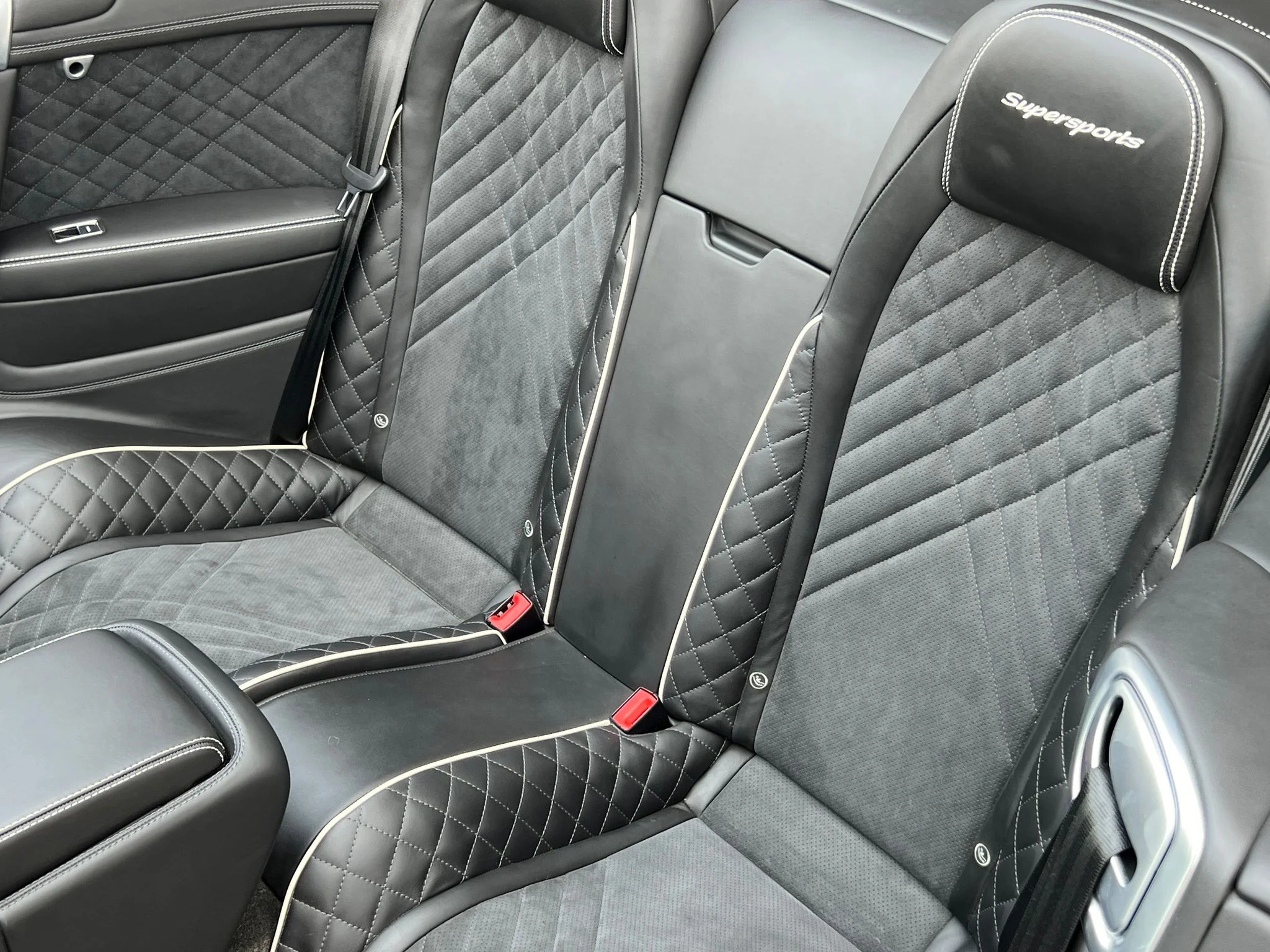 Used 2018 Black Bentley Base image 23
