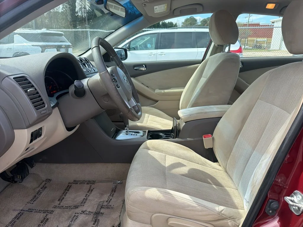 Used 2011 Red Nissan 2.5 S image 14