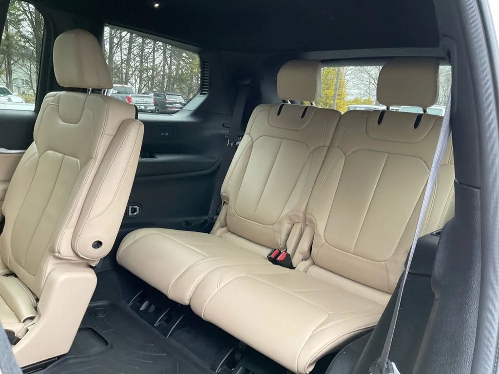 Used 2023 White Jeep Limited image 28