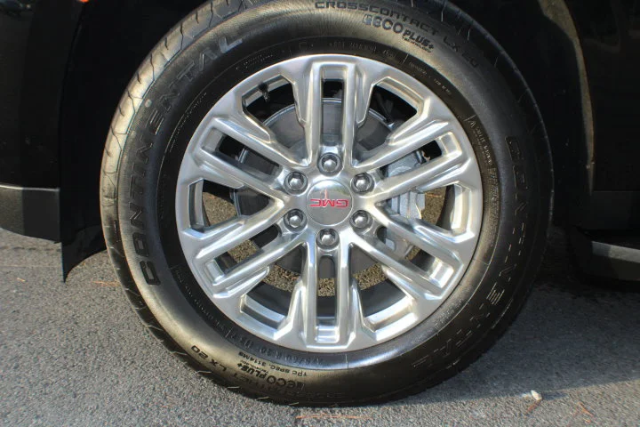 Certified Used 2024 Onyx Black GMC SLT image 5