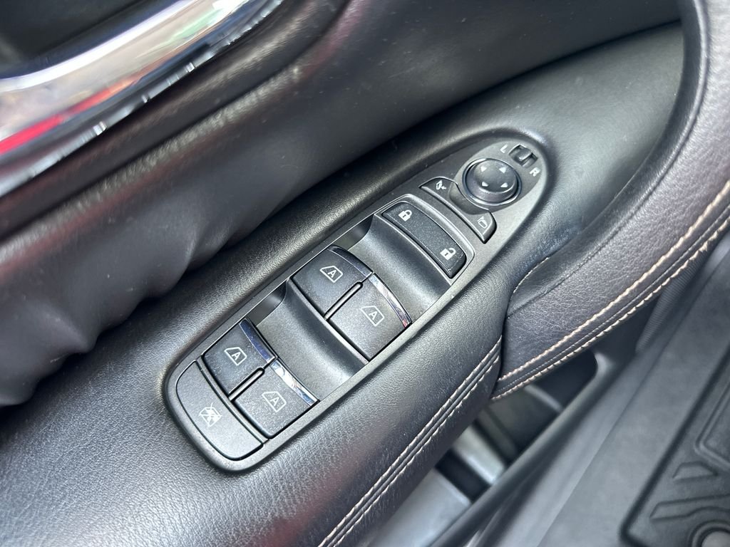 Used 2022 Gray Nissan Platinum image 11