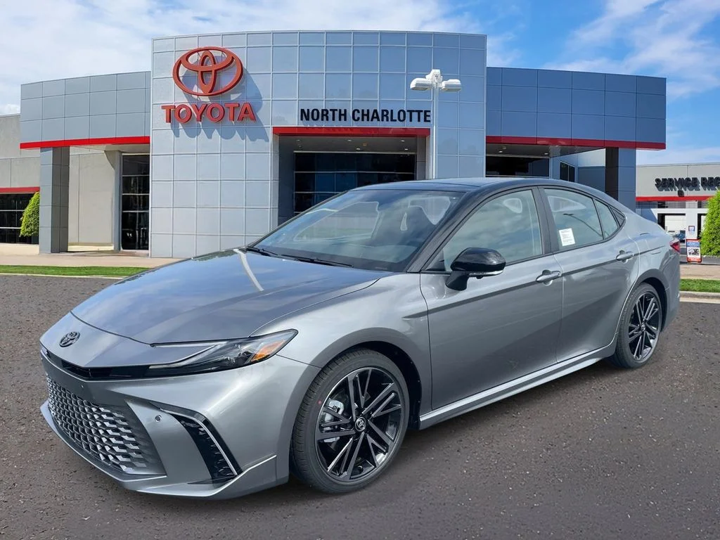 New 2026 Heavy Metal with Midnight Black Metallic roof Toyota XSE image 4
