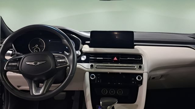 2025 GENESIS G70 Standard - Photo 11