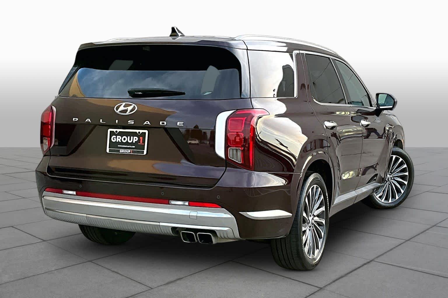Used 2024 Sierra Burgundy Hyundai Calligraphy image 12