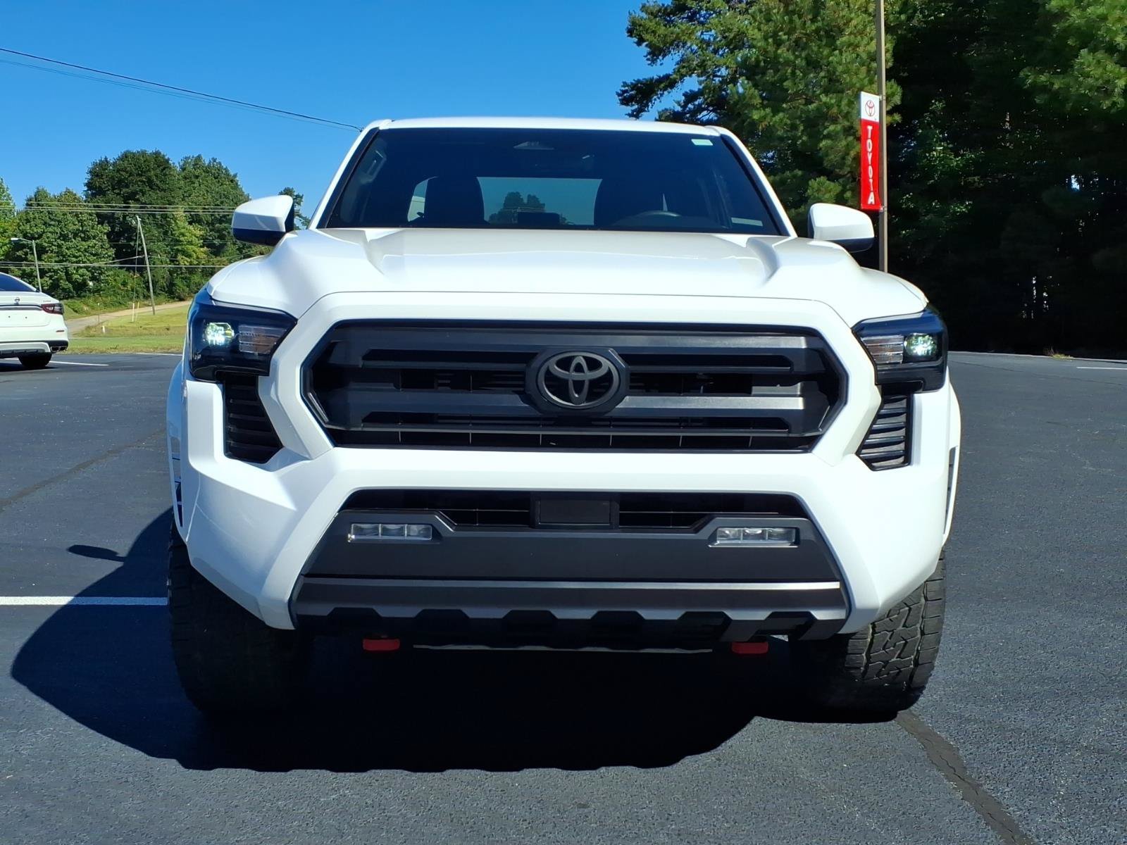 Used 2025 Ice Cap Toyota SR5 image 8