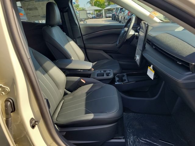 New 2026 Desert Sand Ford Select image 17