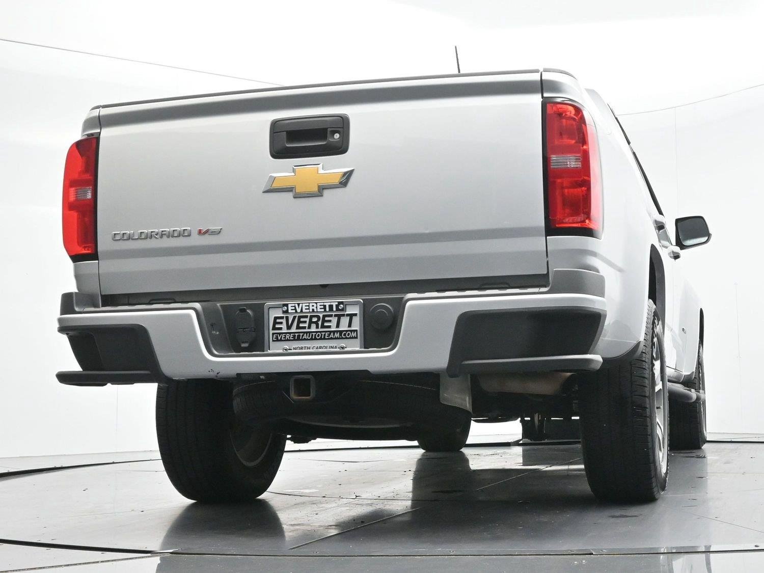 Used 2018 SILVER ICE METALLIC Chevrolet 4WD Z71 image 52
