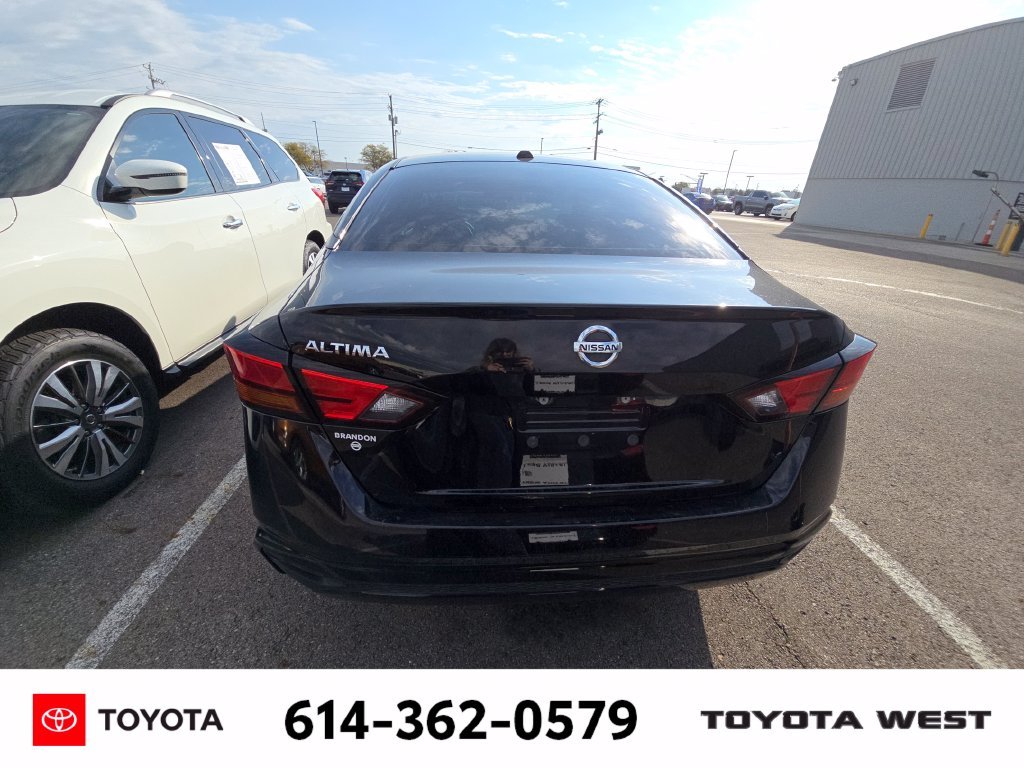 Used 2020 Black Nissan 2.5 S image 7