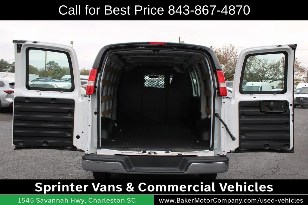 2023 GMC Savana Cargo Work Van - Photo 29