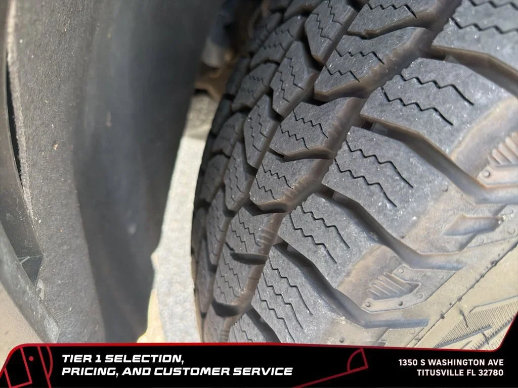 Used 2023 Onyx Black GMC Denali image 16