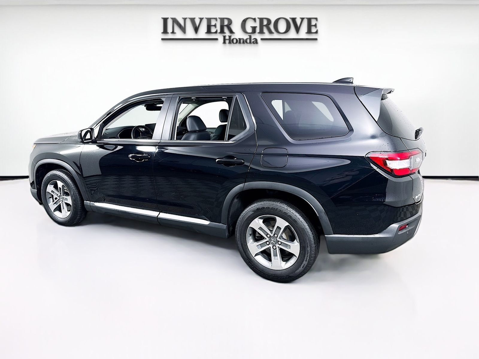 Certified Used 2024 Crystal Black Pearl Honda AWD EX-L 7P image 7