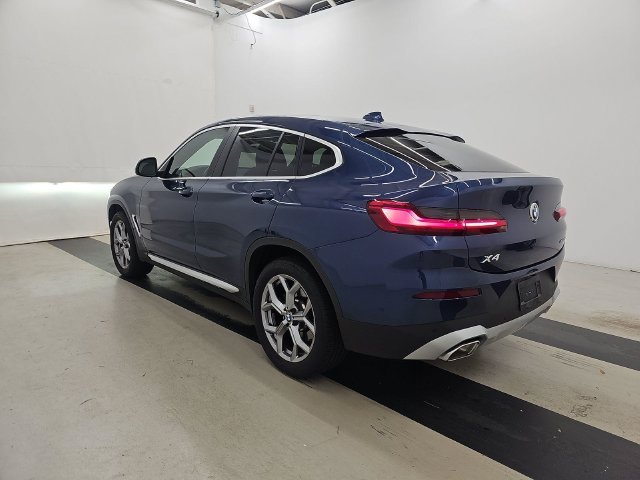 Used 2025 Blue Metallic BMW xDrive30i image 2