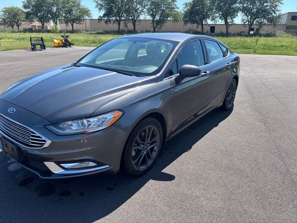 Used 2018 Magnetic Ford S image 3