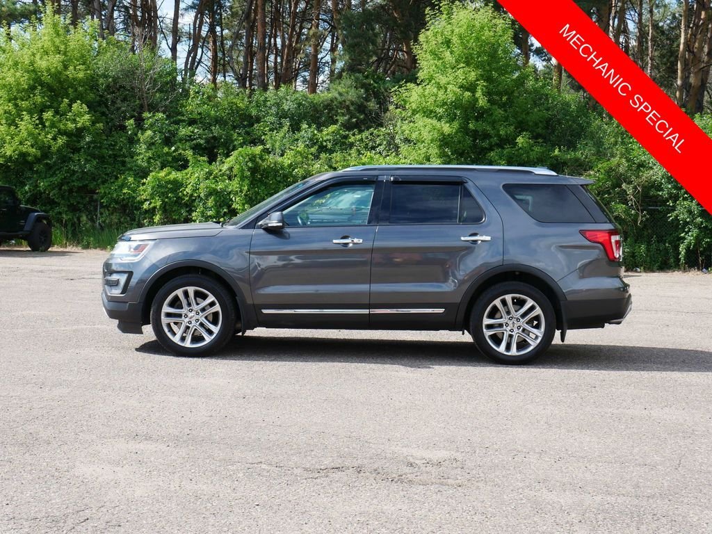 Used 2016 Gray Ford Limited image 5