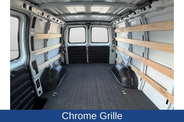 Used 2025 White GMC Work Van image 17