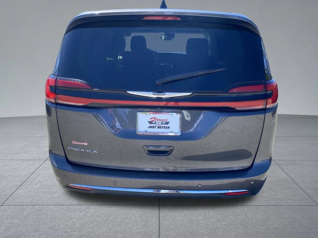 Used 2023 Gray Chrysler Touring L image 13