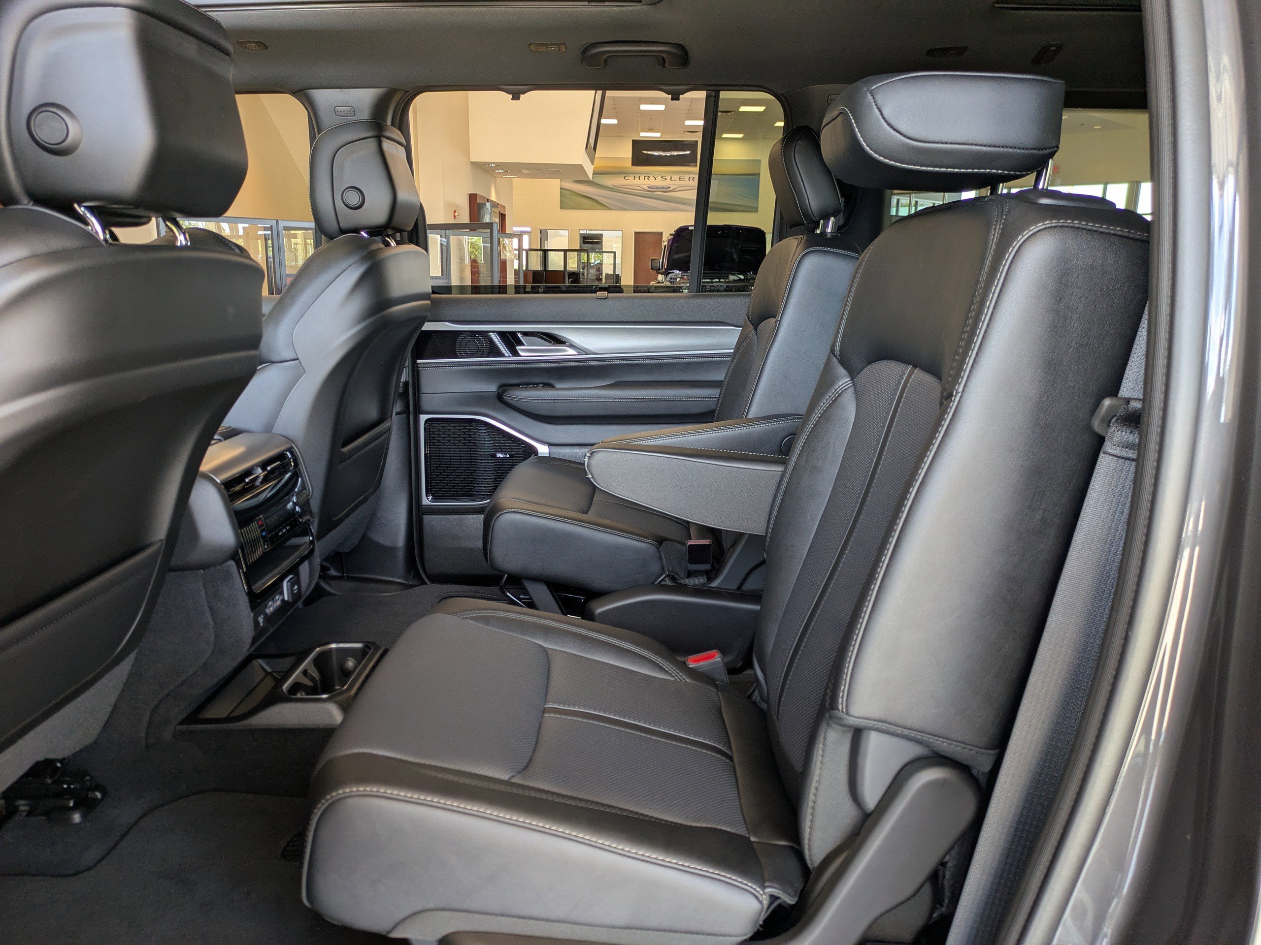 New 2026 Baltic Gray Metallic Clearcoat Jeep Limited Reserve image 12