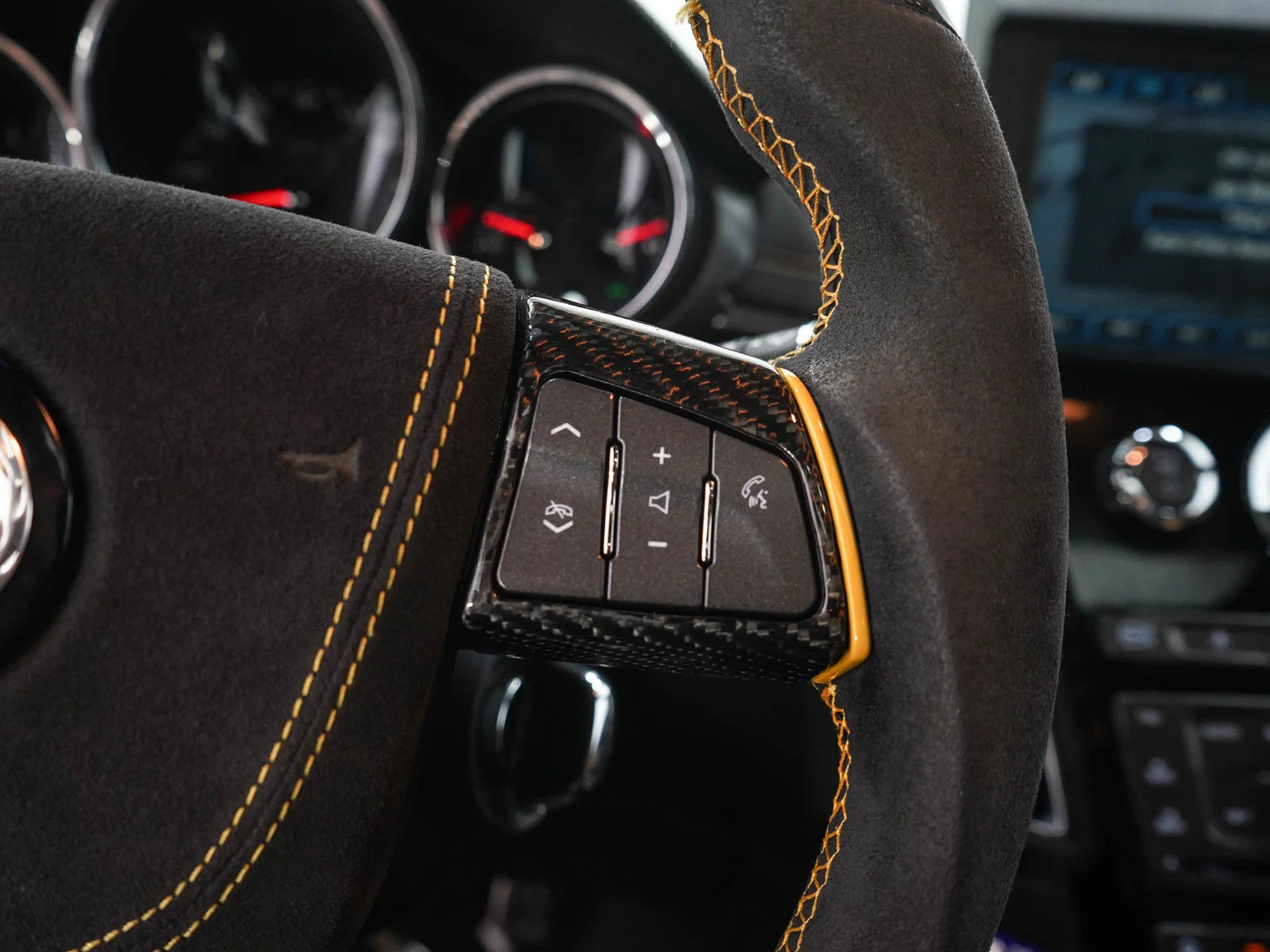 Used 2012 Black Cadillac 2dr Cpe image 24