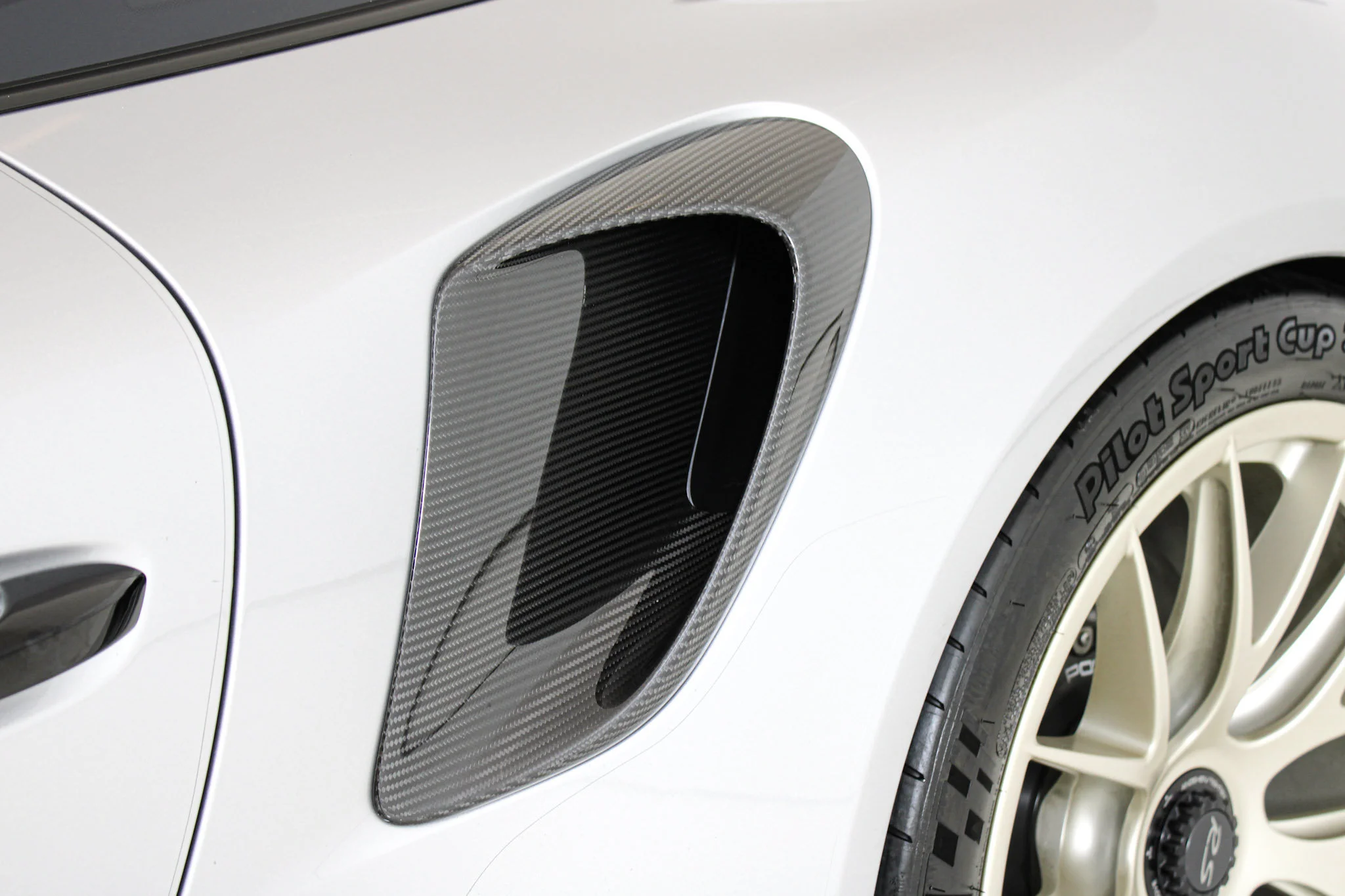 Used 2018 Silver Porsche GT2 RS Coupe image 17