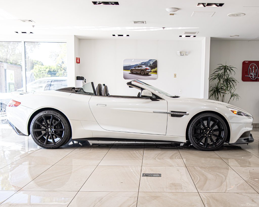 Used 2016 White Aston Martin Volante image 9