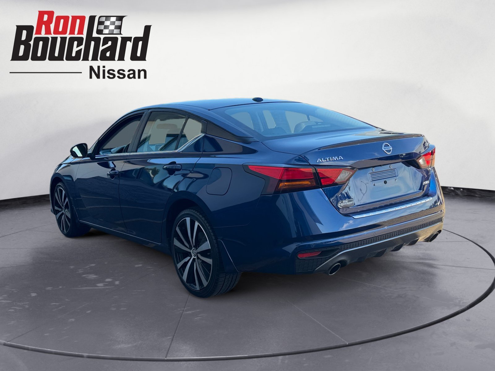 Used 2020 Deep Blue Pearl Nissan 2.5 SR image 4