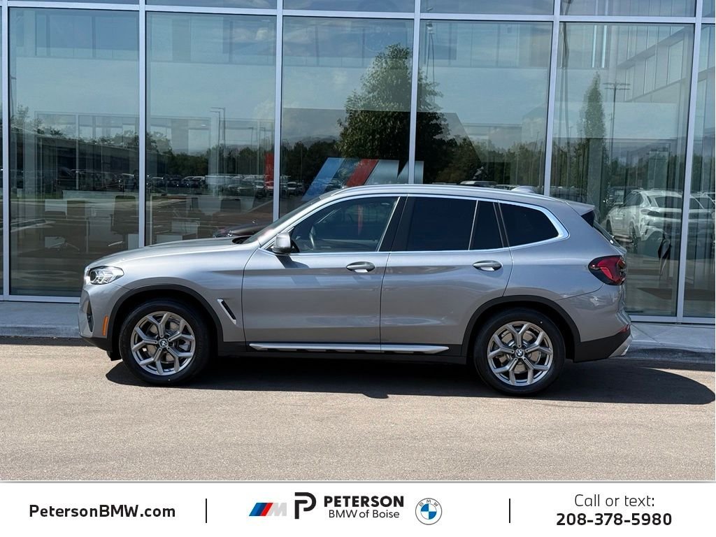 Used 2024 Skyscraper Grey Metallic BMW xDrive30i image 2