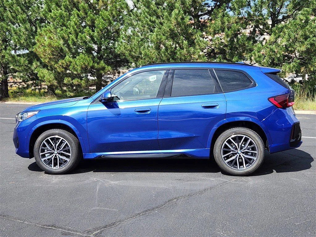 Certified Used 2026 Portimao Blue Metallic BMW xDrive28i image 2
