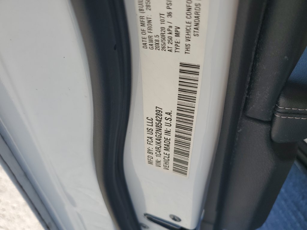 Used 2022 White Jeep Altitude image 23