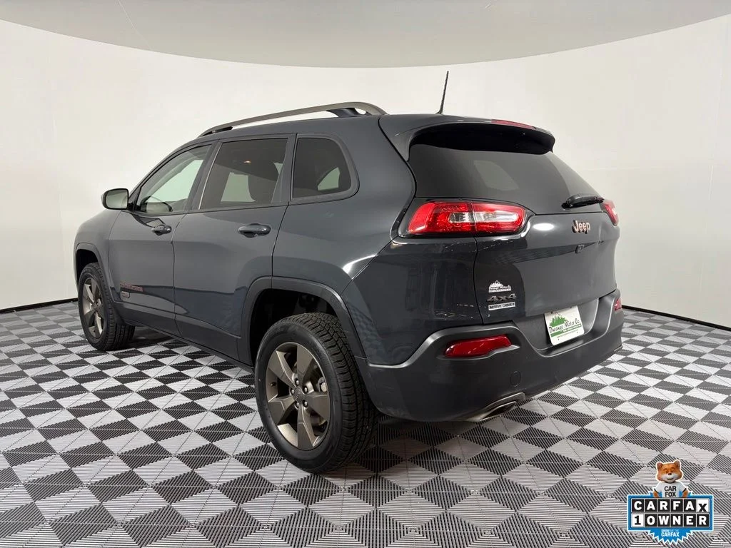 Used 2017 Black Jeep Latitude image 12