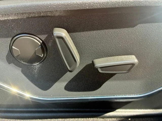 Used 2024 Glacier Gray Metallic Ford Lariat image 36