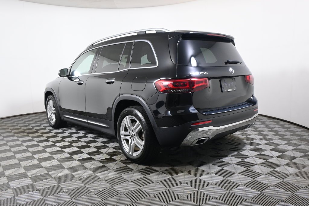 Used 2023  Mercedes-Benz GLB 250 image 5