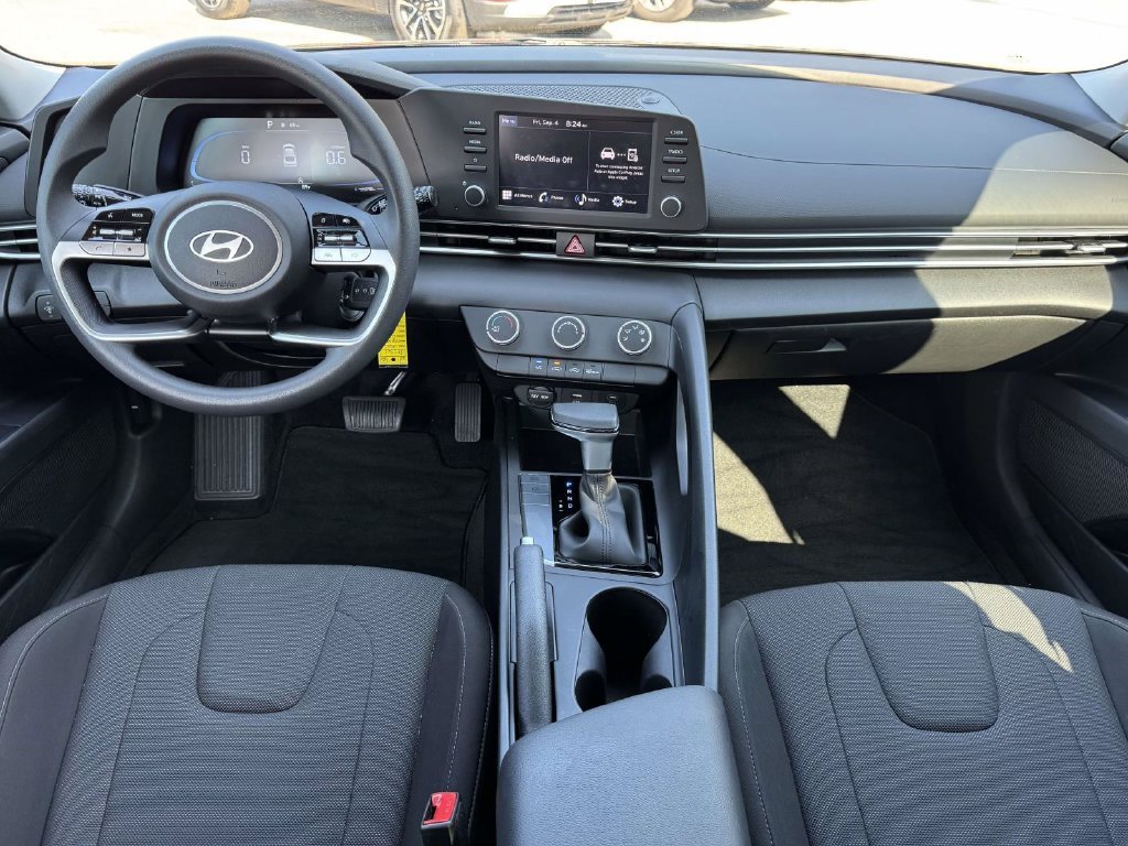 Used 2025 Gray Hyundai SE image 2