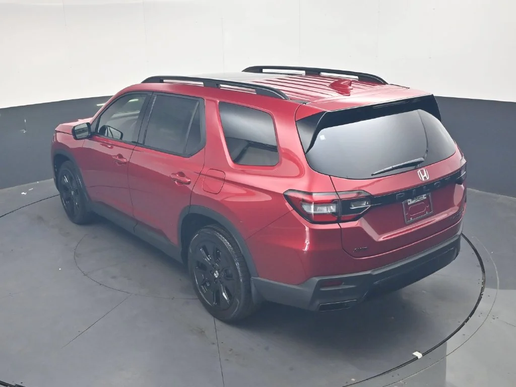 New 2026 Radiant Red Metallic II Honda Black Edition image 21