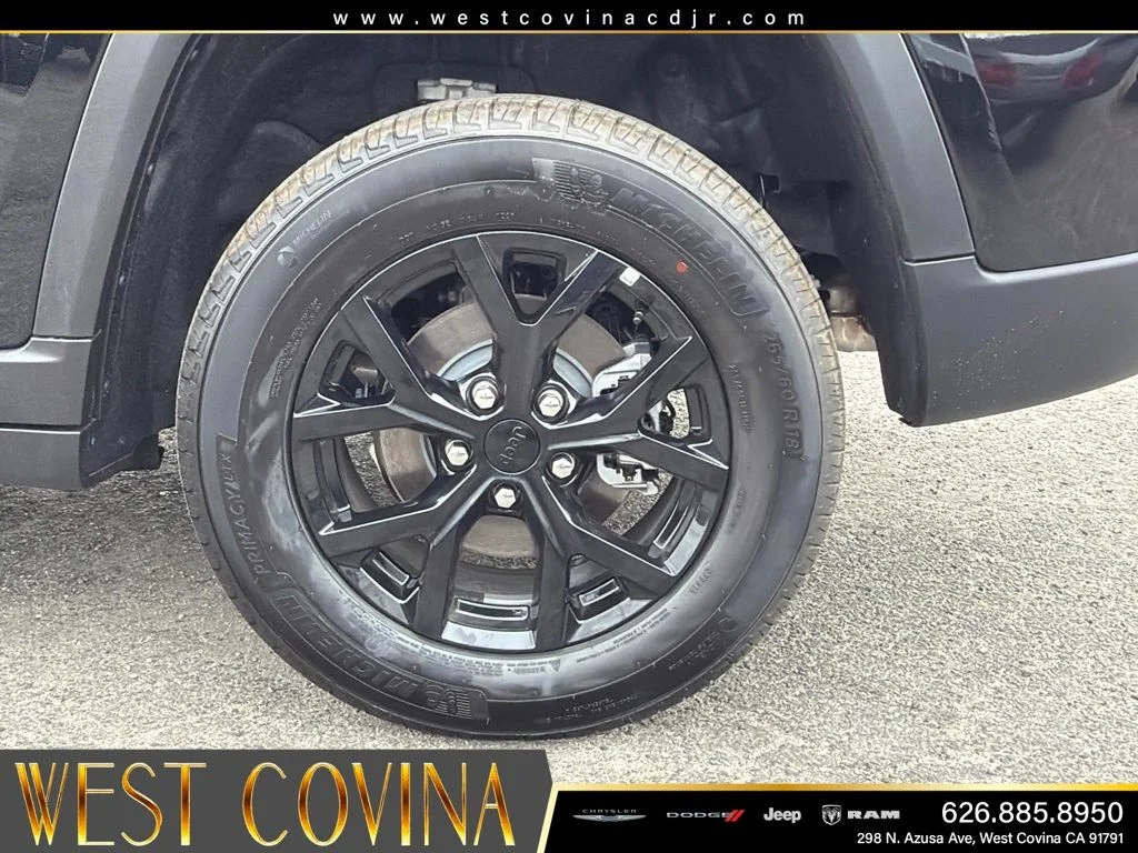 New 2026 Diamond Black Crystal Pearlcoat Jeep Altitude image 16