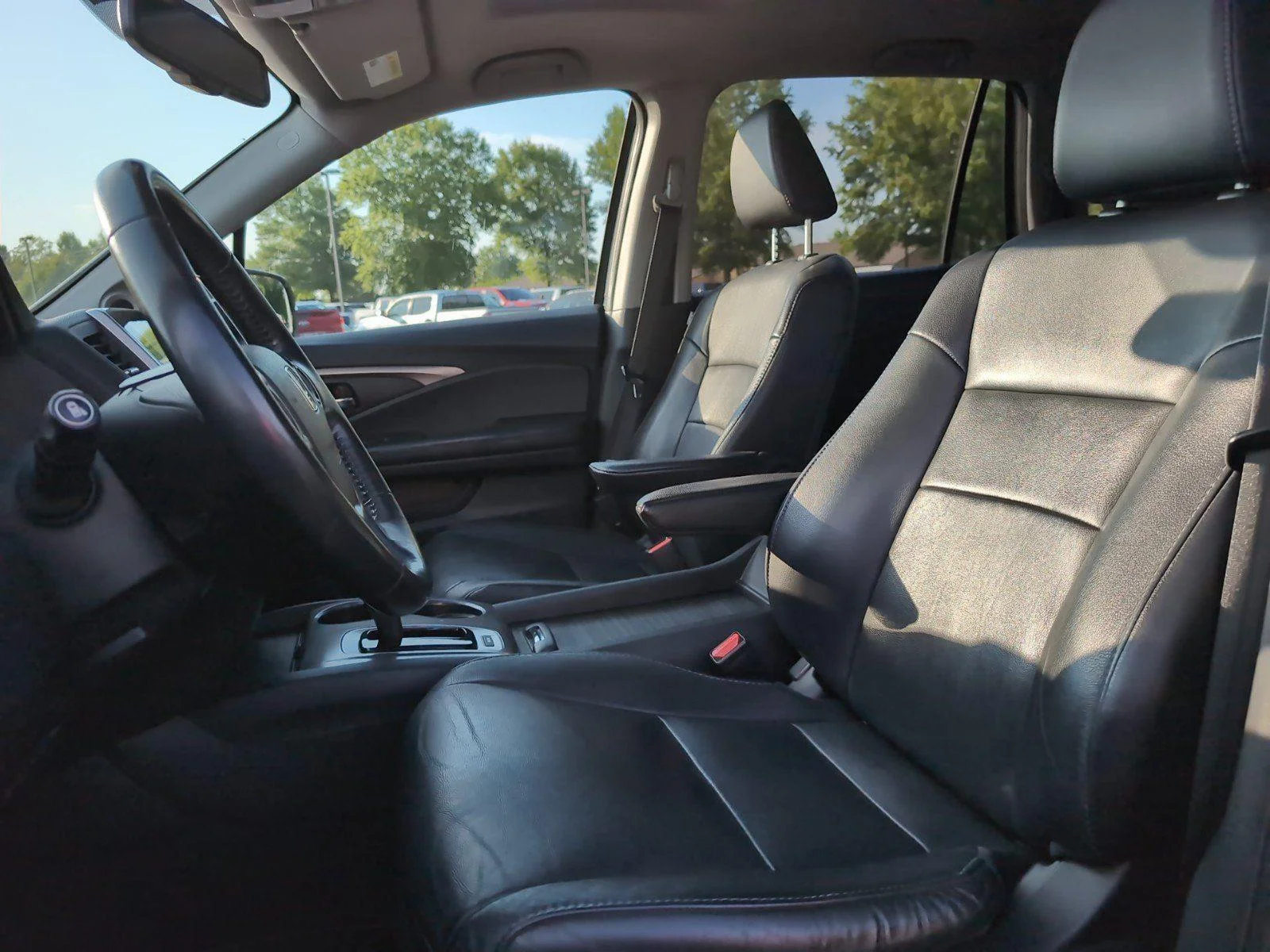 Used 2018 Crystal Black Pearl Honda EX-L image 18
