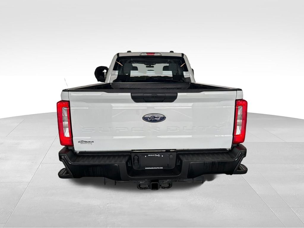Used 2026 White Ford XL image 4